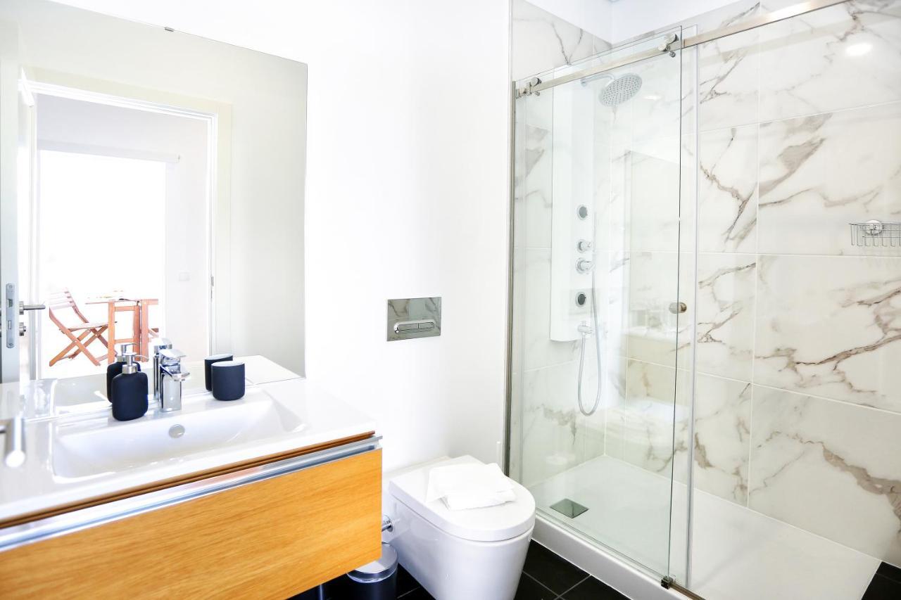 Young Spirit Apartment Faro Bagian luar foto