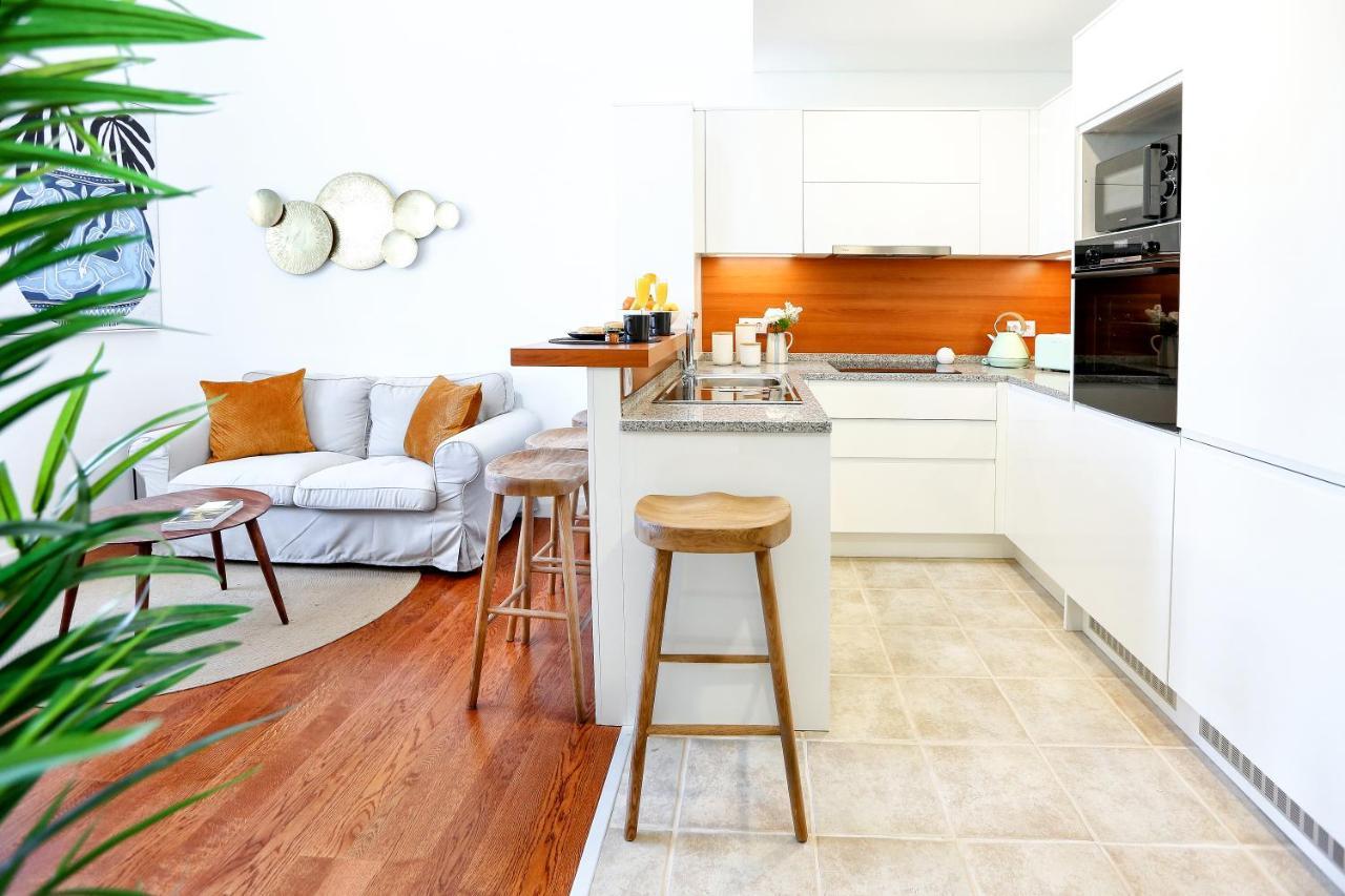 Young Spirit Apartment Faro Bagian luar foto
