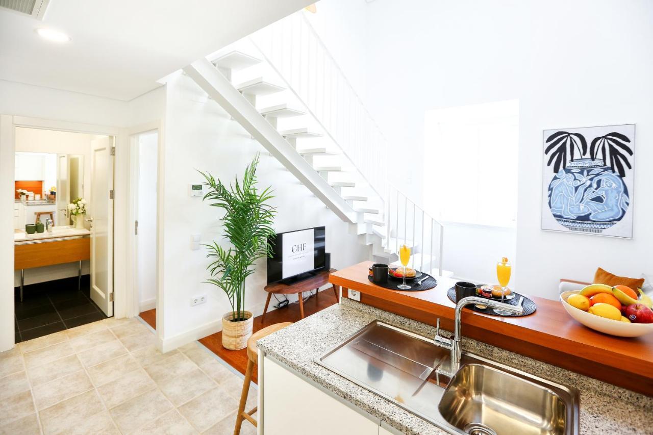 Young Spirit Apartment Faro Bagian luar foto