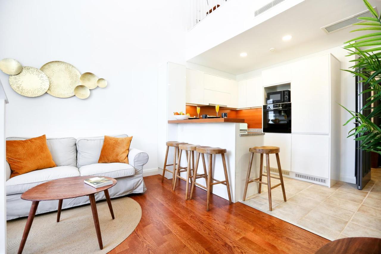 Young Spirit Apartment Faro Bagian luar foto