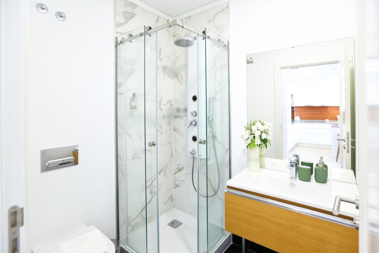 Young Spirit Apartment Faro Bagian luar foto