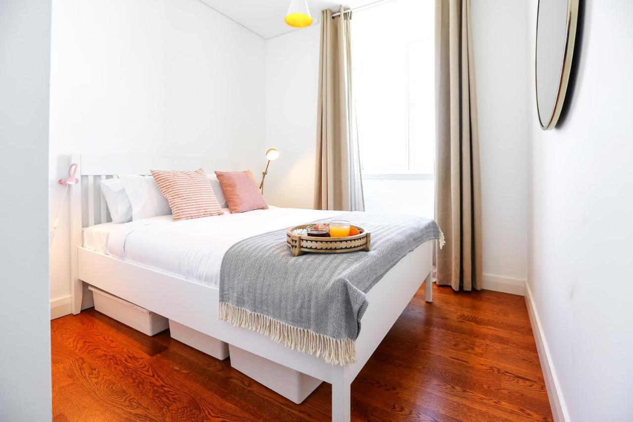 Young Spirit Apartment Faro Bagian luar foto